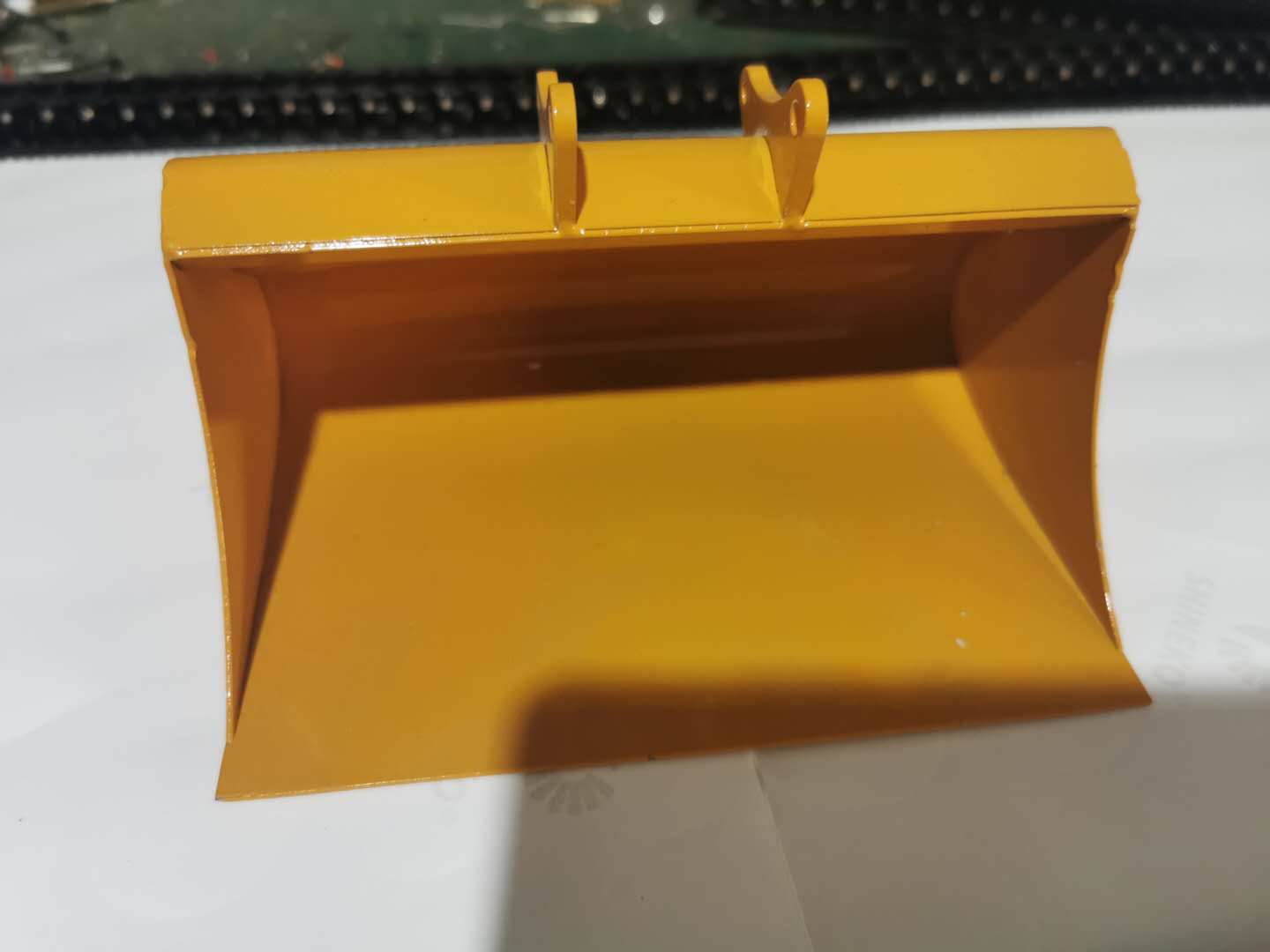 Big Full Metal Shovel Bucket for Huina 580 23 Channel Excavator 1/14 RC Metal Excavator Spading Parts