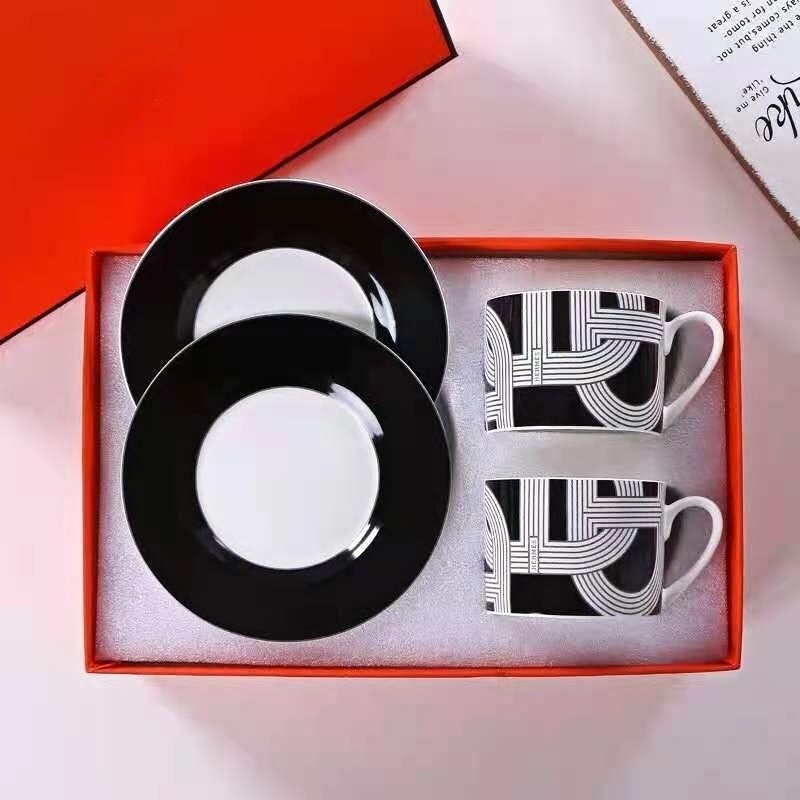 Runway Style Bone Ceramic European Style Western Condiment Dish Tableware Set Oval Shaped Rallye Plates Tea Cup Coffee Mug: black