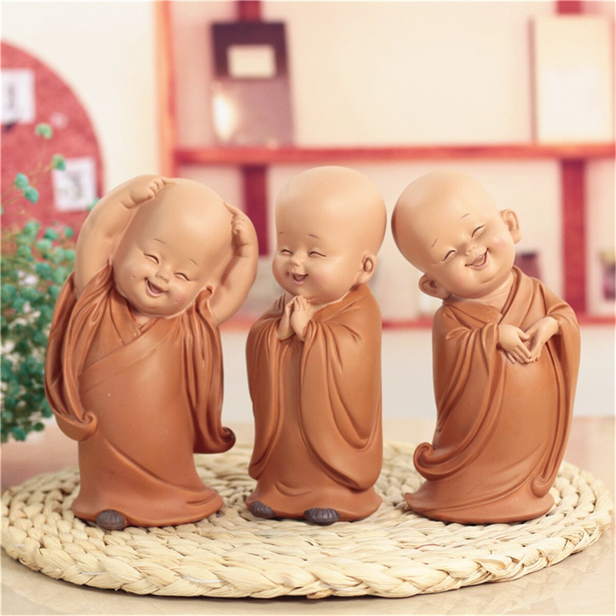 Liten munkskulptur kinesisk stil harts handskuren buddha staty heminredning tillbehör staty liten buddha staty
