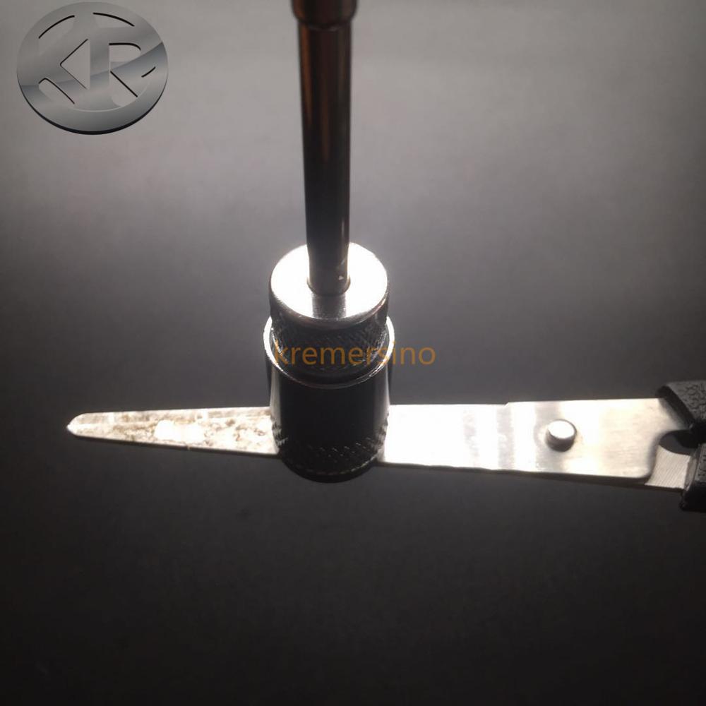 Telescopic Magnetic bar with LED light