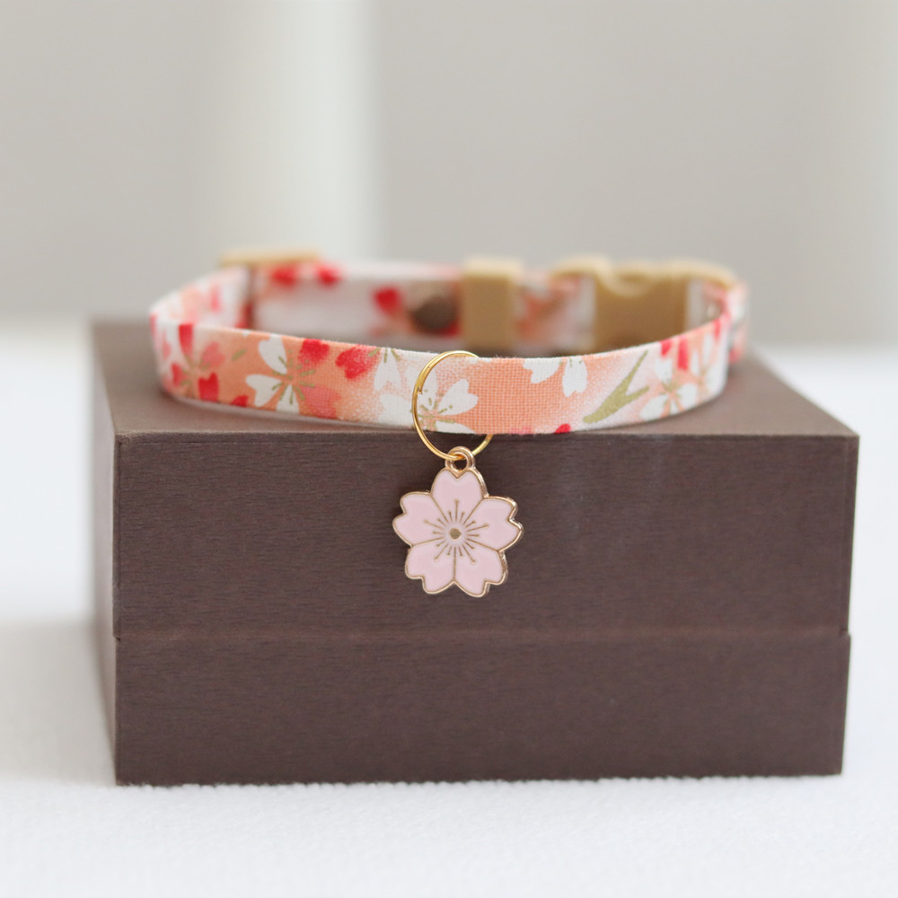 Japonais Sakura chien tour de cou gravé paillettes chiot chat collier pendentif collier pour animaux de compagnie accessoires pour animaux de compagnie patte