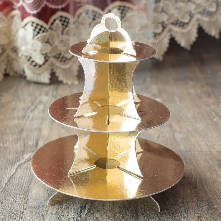 Gold Silber Folie Neue Jahr Party Supplies Einweg Papier Platte Tassen Strohhalme Tasse Kuchen Wrapper Cupcake Stehen Dessert Karton