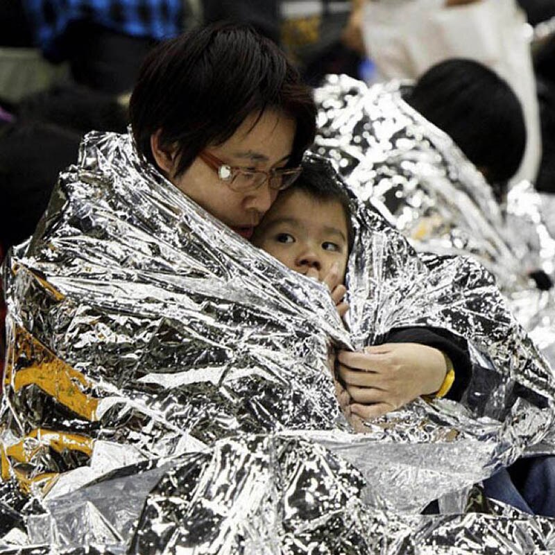 160 x 210cm Emergency Foil Mylar Blanket Rescue Thermal Aids Retain Body Heat for Camping JLRJ88