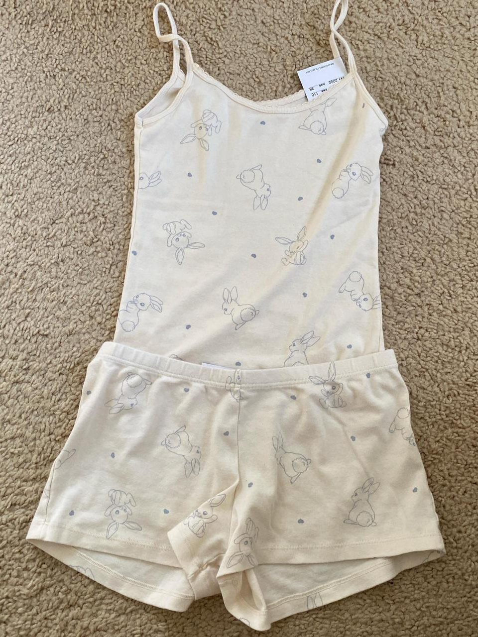Conjunto de 2 piezas de pantalones cortos con chaleco de fresa para mujer, camiseta sin mangas ajustada con lazo y ojales y cintura elástica, pantalón corto recto de retazos, conjuntos dulces