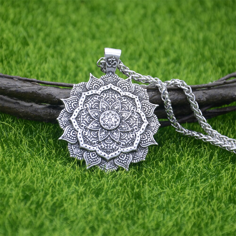 Om Lotus Bloem Mandala Yoga Spirituele Hanger Vrouwen Kettingen Sieraden Valentijn Cadeau: Metal Chain Silver