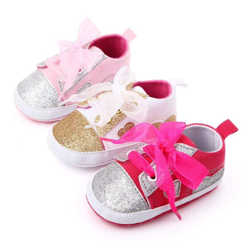 Baby første vandrere blød sål nyfødt baby dreng pige pre-walker hvide krybbe sko glitter hjerte patchwork sneakers 0-18 måneder