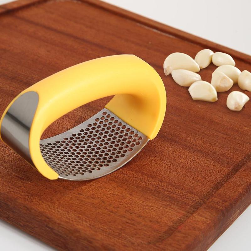 Multi-function Manual Garlic Presser Curved Garlic Grinding Slicer Chopper Stainless Steel Garlic Presses Cooking Gadgets Tool