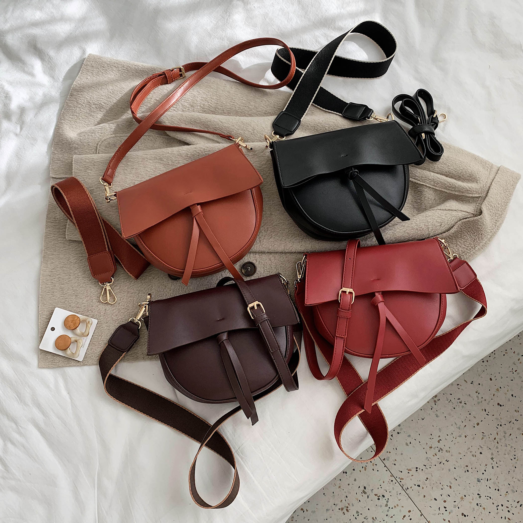 Solid color PU Leather Saddle Bags For Women Female Shoulder Bags With Wide Strap Handbags Crossbody Bags