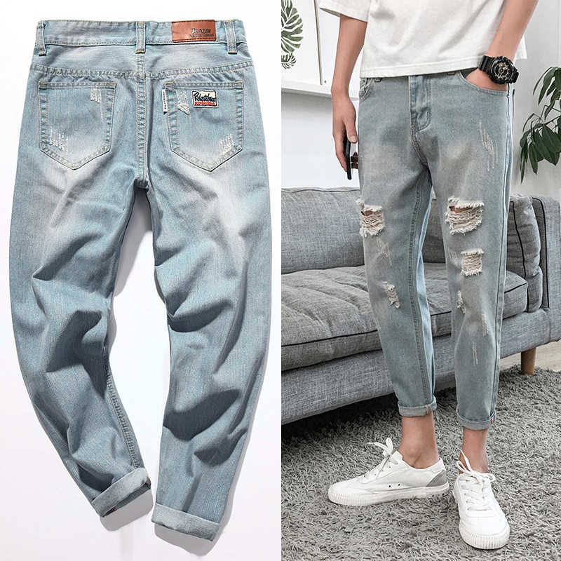 Sommer lyseblå nødstedte rippet hul jeans mænds bukser tigger denim badge afslappet teenager ankel længde bukser
