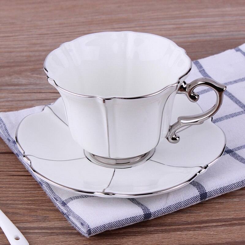 Fun Fervent Royal White Porcelain Cup and Saucer Ceramics Simple Tea Sets Modern Coffee Cups Tazas Para Cafe Kitchenware: STYLE 2