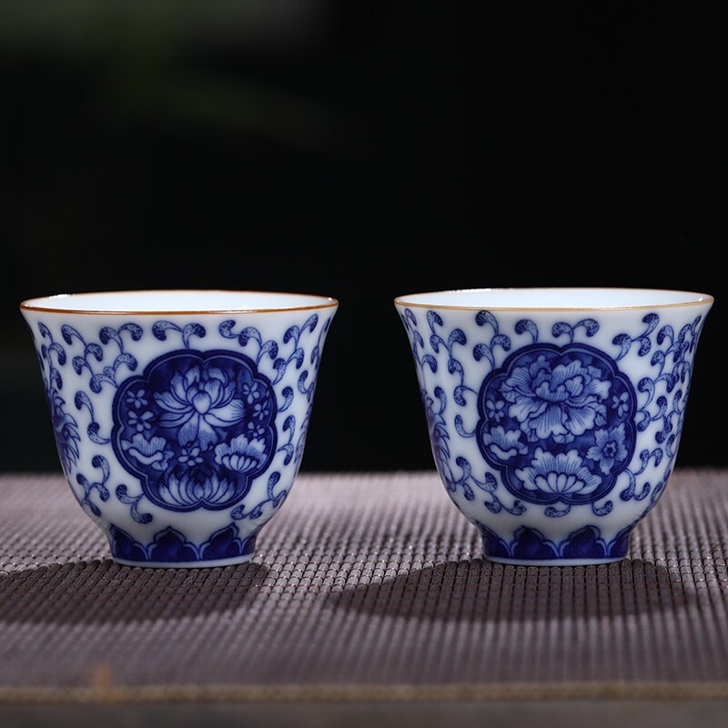 Taza de té de cerámica de Jingdezhen, tazón de té de porcelana azul y blanca hecho a mano, accesorios de té de porcelana china: B4--5.5x4.5cm