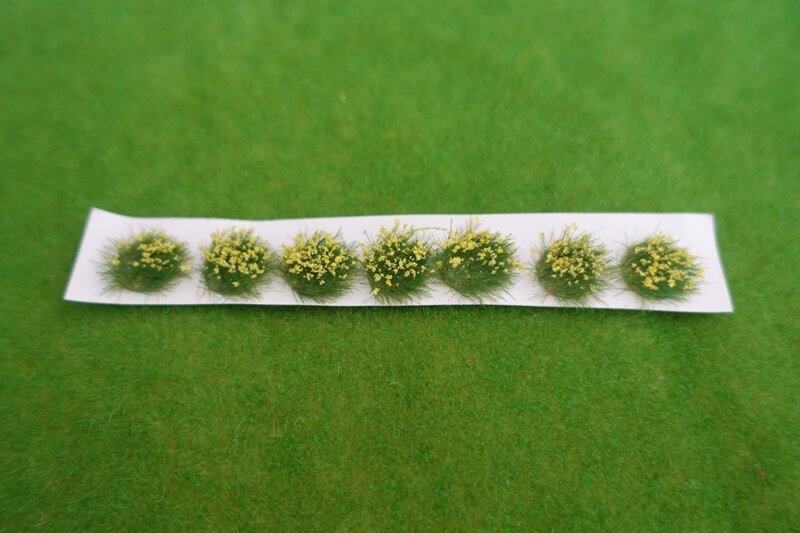 1einstellen Miniatur Garten Dekor Statische Landschaft Modell Landschaft Wargame Gras Büschel DIY Gebäude Layout Sand Tabelle Blume Cluster: Gelb 1PC