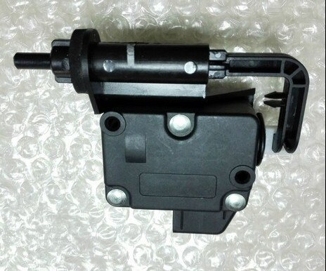 Motor de cubierta de bloqueo de tanque de gas para recambios de motor de coche chino SAIC ROEWE 550 MG6 FUG100500