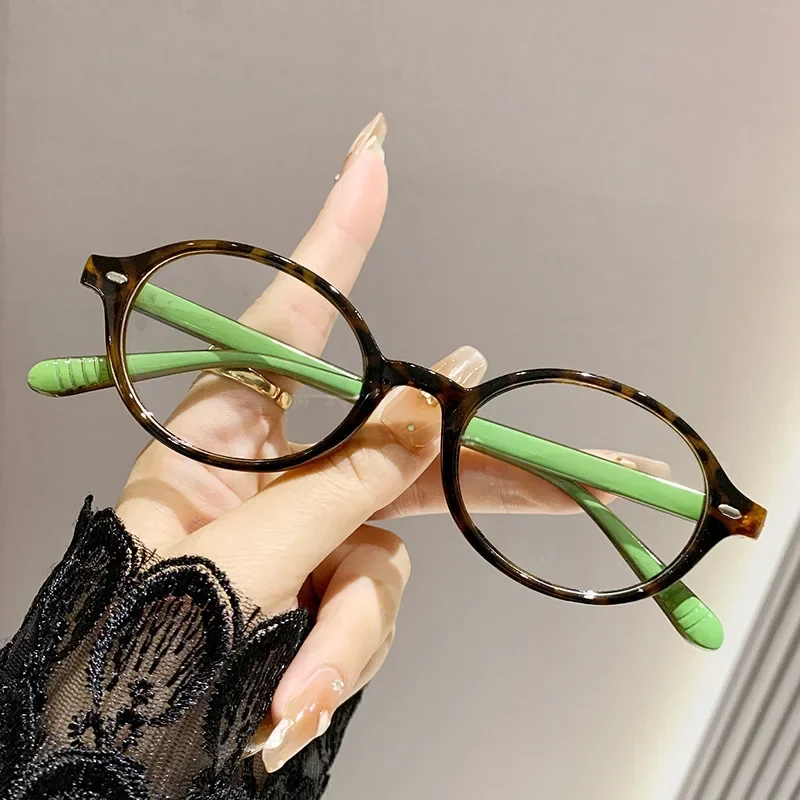 Modieuze Ovale Frame Leesbril voor Vrouwen Mannen Trendy Plus Dioptrie Presbyopie Unisex Anti-blauw Licht Ver Zicht Bril: Black / +200