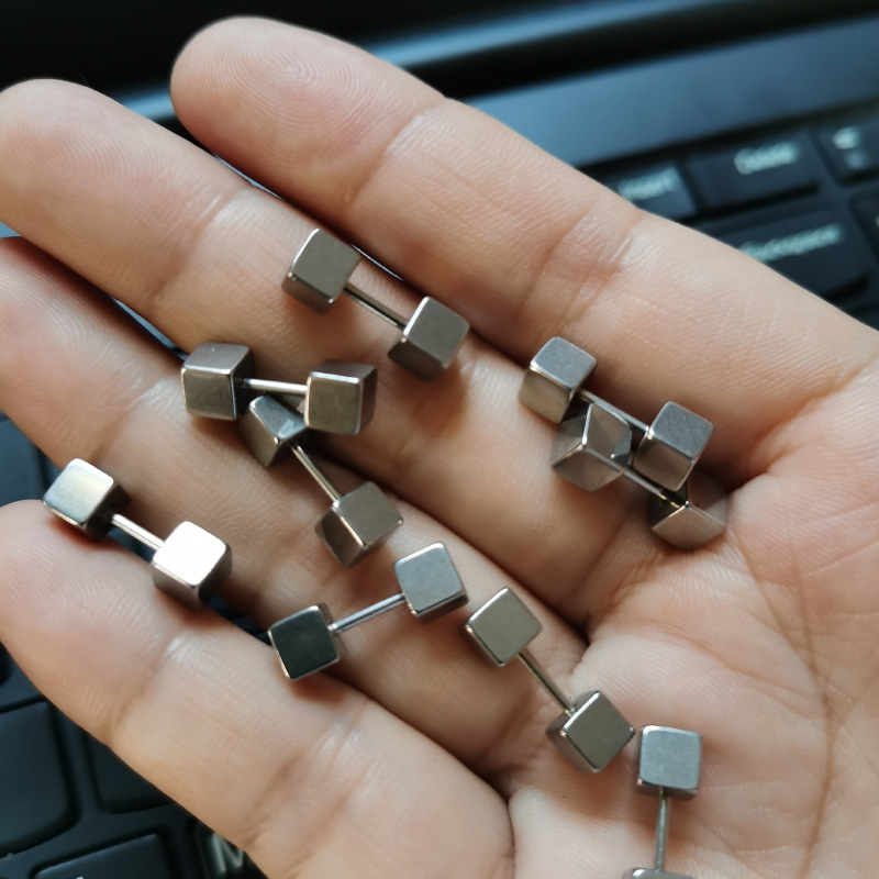 Pendientes cuadrados geométricos de doble cara para mujer/hombre, tornillo de acero inoxidable, Pin fino para oreja, joyería pequeña para hueso del oído, 2 uds.