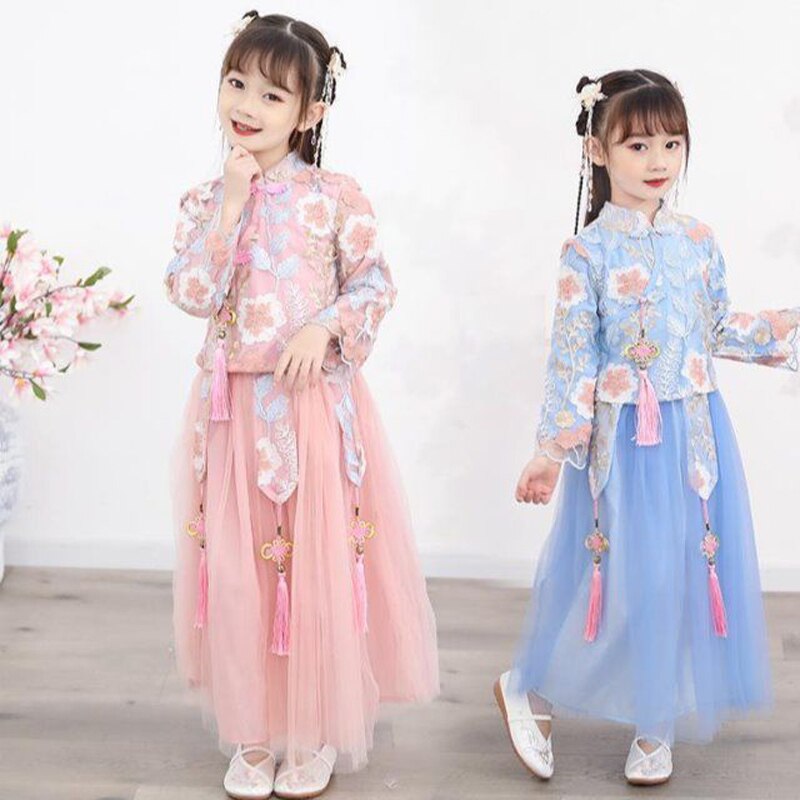 Prinses Amalia blaast 22 kaarsjes uit: haar 22 beste looks Prinses Amalia blaast 22 kaarsjes uit: haar 22 beste looks