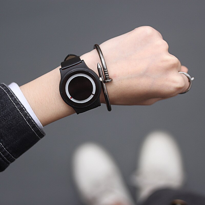 Zuid-korea retro klassiek eenvoudig net hipster serie koppel horloge heren dames eenvoudig zonder schaal wijzerplaat riem horloge zwart wit: Kleur 2