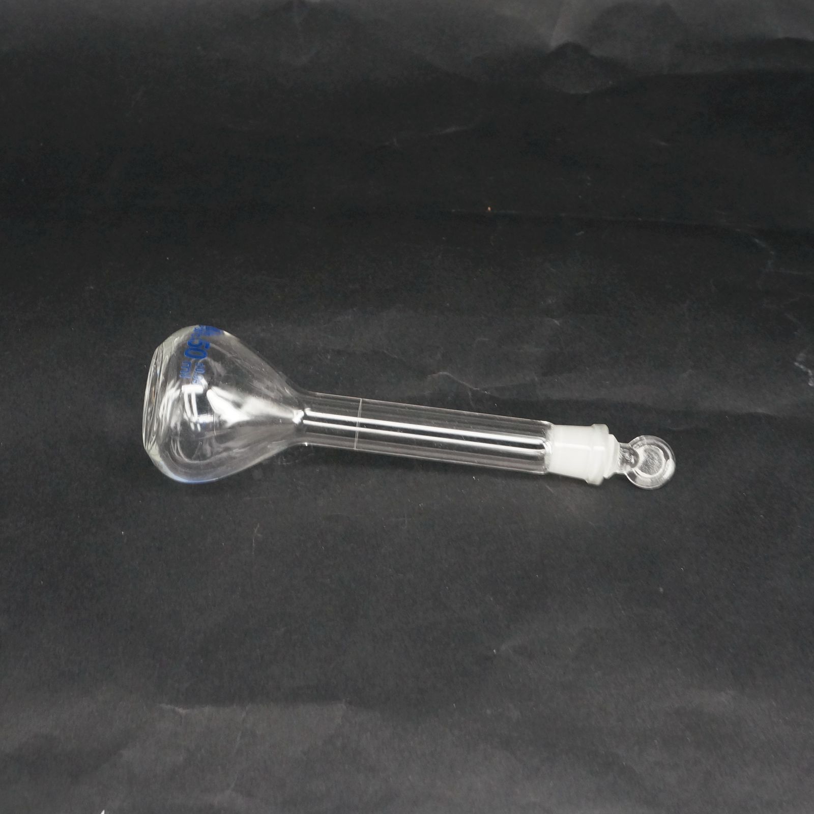 50ml gradueret labrotary glas flydende målekolbe med glaspropp