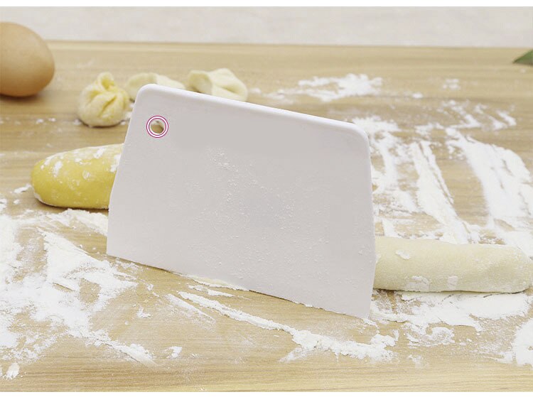3PCS/Lot Dough Cake Cutter Slicer Spatula for Cake Cream Scraper Pasty Cutters Scraper Irregular Teeth Edge DIY Smoother: 1pc