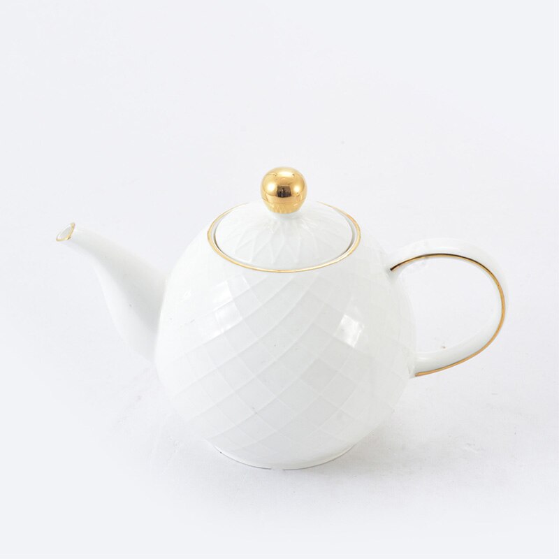 Luksus hvide keramiske kaffekopper royal bone porcelæn kop og underkop sæt guld kant europæiske tazas cafe porcelæn krus  ac50bd