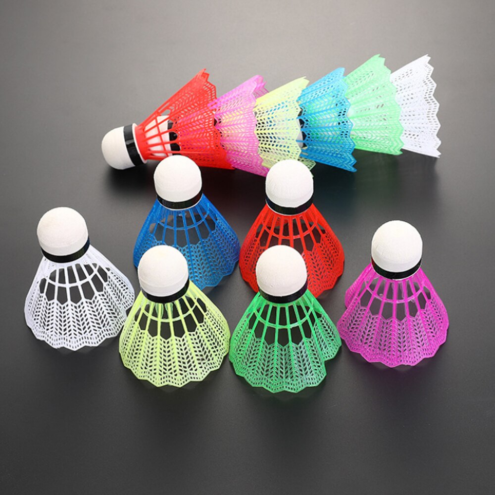 Slidstærk sports træning badmintonbold med kasse farverig fjederbolt underholdning slidstærkt tilbehør genanvendelige begyndere