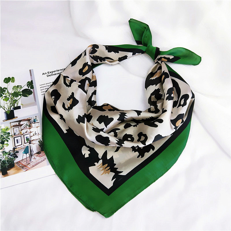 Nueva leopardo patrón cuadrado de seda pañoleta bufanda accesorios para el cuello de las mujeres de impresión de bufandas bolsa abrigo de mango bufanda