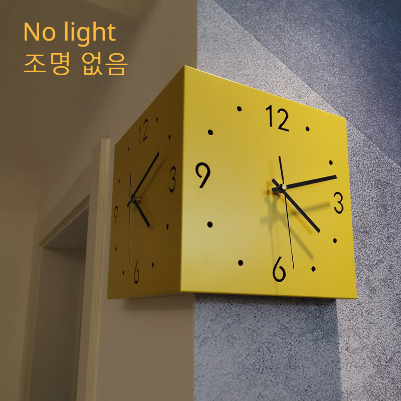 Reloj de pared de esquina con Sensor de luz , reloj de pared cuadrado Simple de doble cara con escala de números arábigos, reloj de pared analógico silencioso: Castaño