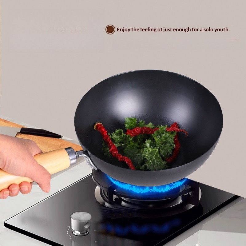 Mini gietijzeren wokpan voor huishoudelijk gebruik, antiaanbaklaag, platte bodem, geschikt voor inductiekookplaten.
