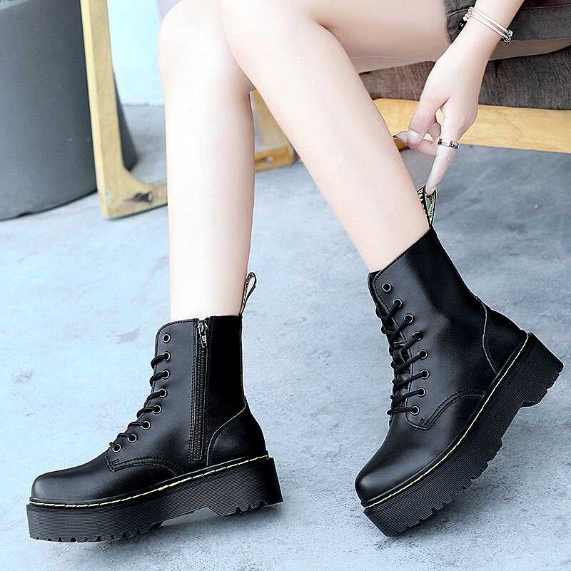 Botines blancos de piel auténtica para mujer, botas de plataforma planas, zapatos de piel para otoño e invierno, botas de cuero con cordones de punta redonda