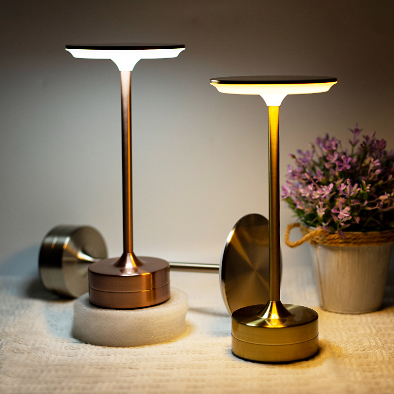LED-bureaulamp Dimbaar Touch-bureaulamp Opladen via USB Handig voor het dragen van bureau Kamerdecoratie Sfeer Nachtlampje