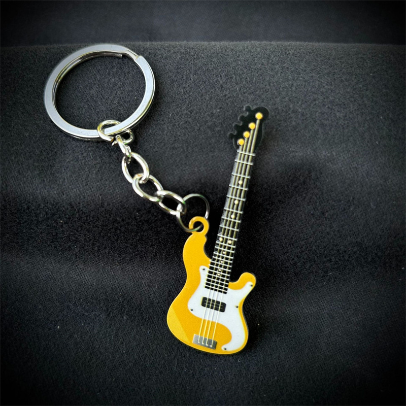 LLavero de guitarra nueva, bonito llavero de acero inoxidable con bajo para hombre y mujer, colgante para bolso, accesorios para llavero de coche, para amantes de la música 2023: Negro