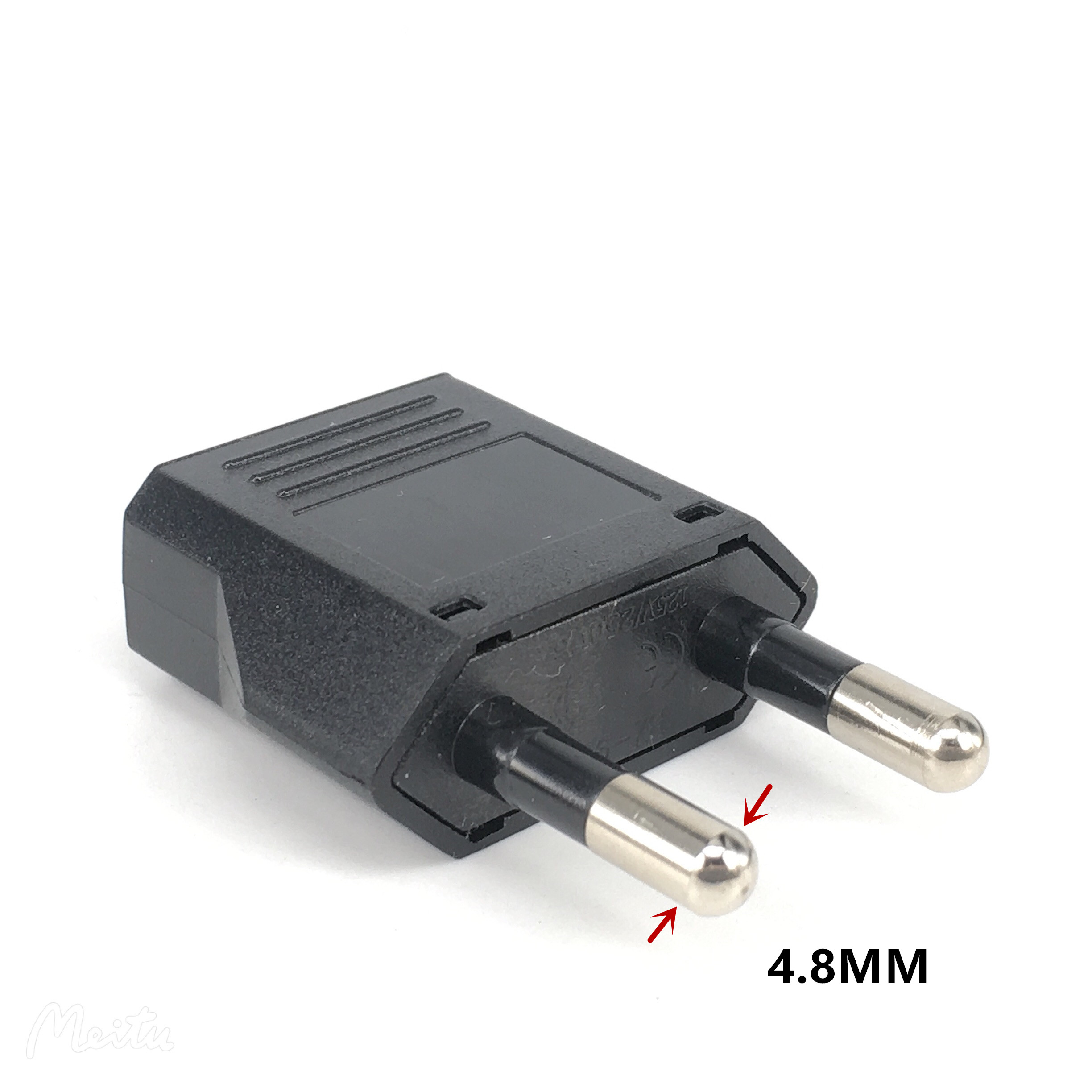1 stk. universel europæisk eu-stikadapter international australsk uk us til eu euro rejseadapter elektrisk stikkontakt konverter strømstikkontakt: Militærgrøn