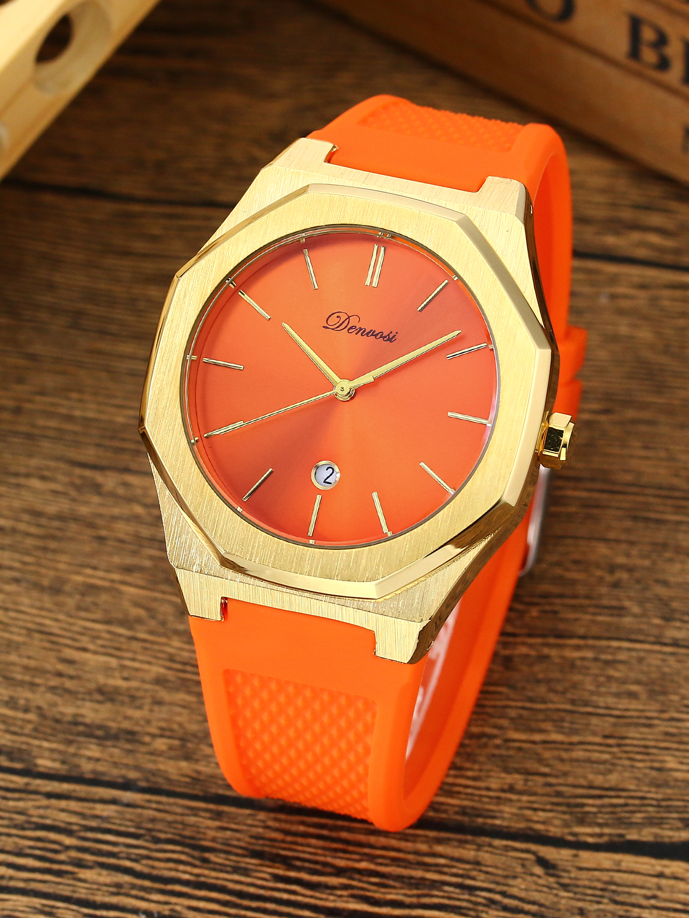 Montre à quartz pour hommes, sport de loisirs Simple, montre-bracelet décontractée et étanche: orange