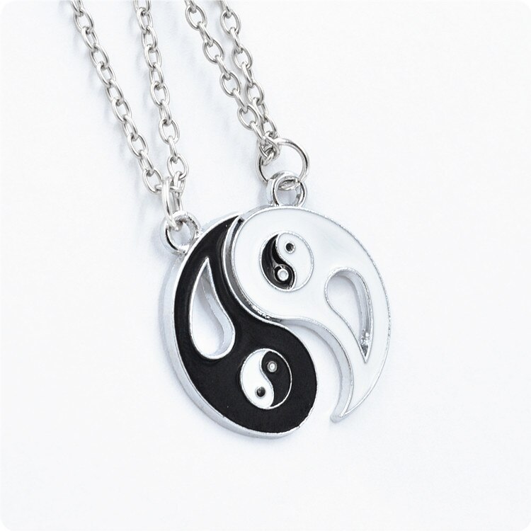 Collar con colgante Yin Yang para hombre y mujer, Taoism trigrama de Tai Chi, de San Valentín (Plata)