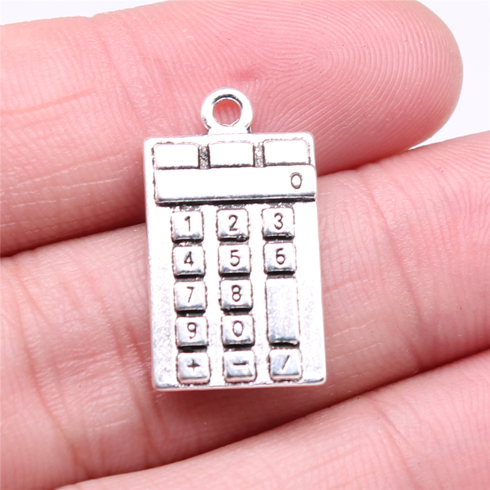 20 stks / partij Antiek Zilver Kleur Schoolbenodigdheden Boek Charms Bachelor Cap Charms Doctor Hat Hanger Graduation Charms: Geen