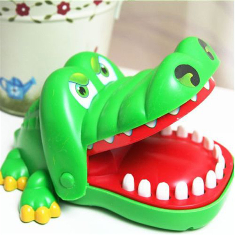 Small Size Crocodile Mouth Dentist Bite Finger Game Funny Gags Toy For Kids Play Fun 7.5cm*5.5cm