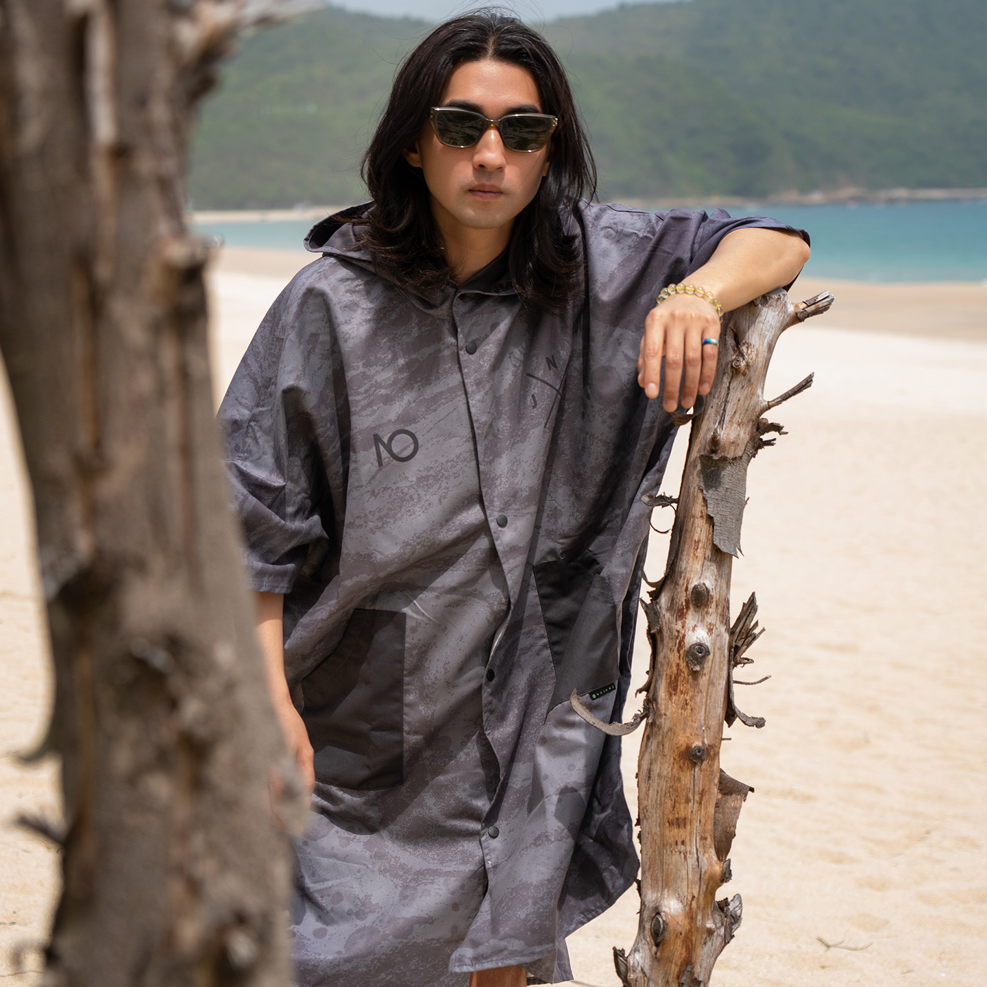 nu-Juni Surfen-Poncho-Handtuch für Erwachsene, leicht, schnell trocknend, Strandmode, wasserdicht, Wickelmantel zum Schwimmen, Surfen, mit Kapuze