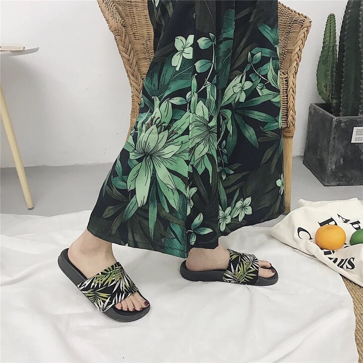 Sommar tofflor i bomullstyg för kvinnor med öppen tå tecknad söt grönt bladtryck anti-halk flip flops utanför kvinna skor