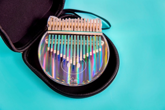 Kimi Rainbow kalimba de 17 teclas, piano de pulgar de cristal transparente, para principiantes, kalimba de colores: kimi Rainbow pig