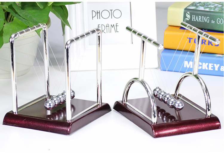 Klassisk newton cradle balance balls metal craft, science psychology puzzle desk fun gadget med plastbunn