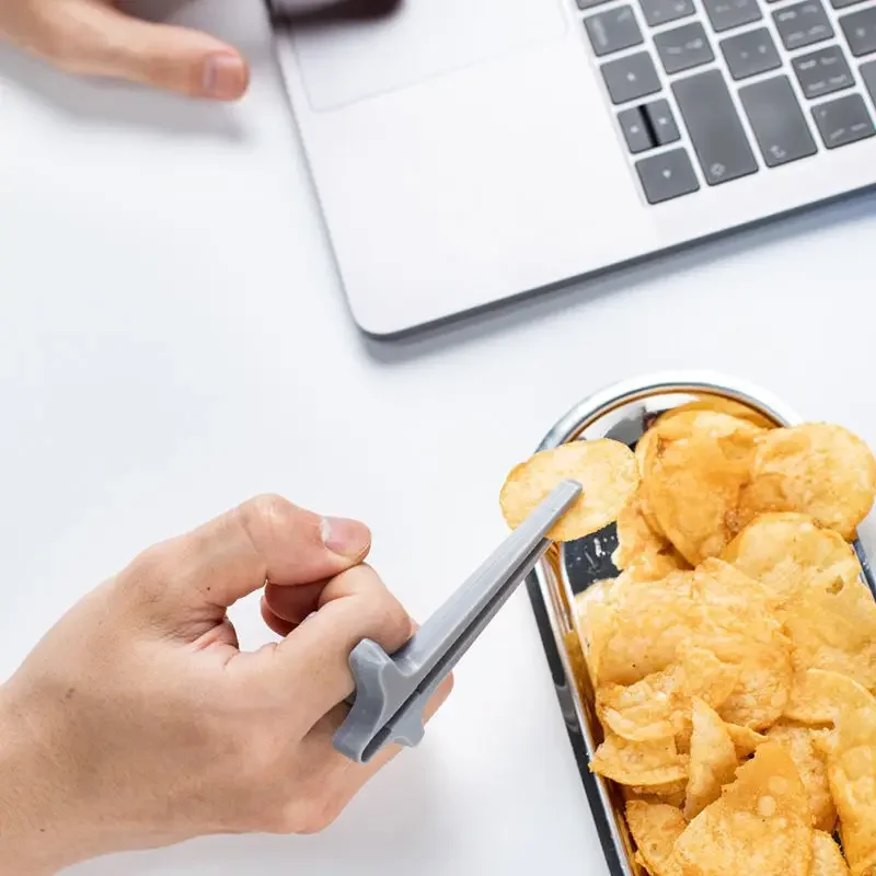 Palillos creativos para dedo, Clip portátil para aperitivos con patatas fritas, pinzas fáciles de operar, herramienta para palillos perezosos para ensalada, comida, no sucia