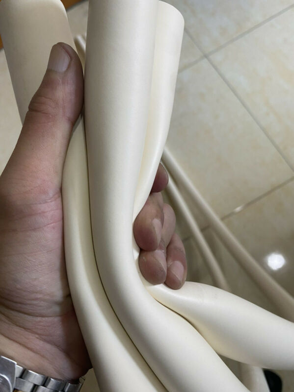 White 1M 18-32mm ID Lagging Thermal Insulation Pipe Sponge Foam Rubber Tube Wrap