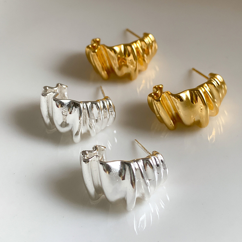 Unregelmäßige C-Ohrstecker für Frauen, Gold/Silber, Wasserwellenmuster, glänzendes geometrisches Metall-Ohrzubehör, Party
