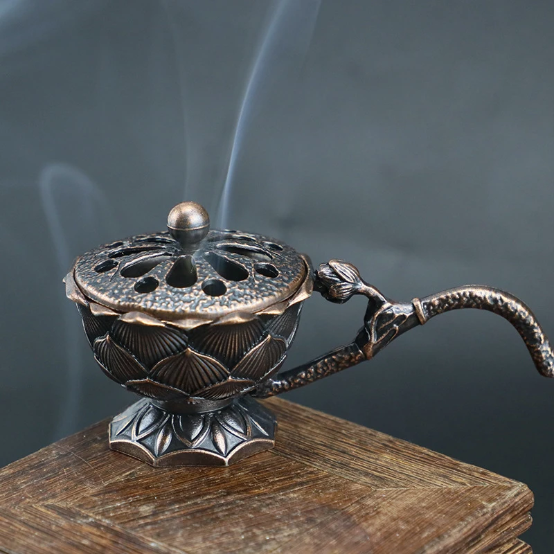 Quemador de incienso de flor de loto con mango, quemador de incienso hueco de loto de latón y cobre Retro, artesanía de Metal pequeña para decoración del hogar