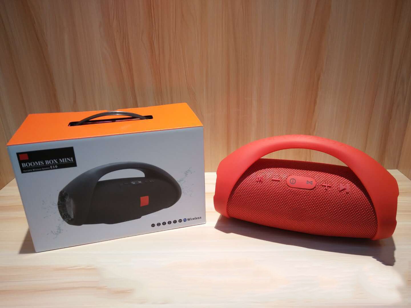 Kannettava langaton kaiutin ulkokäyttöön hifi basso äänilaatikko bluetooth kaiuttimet stereo subwoofer fm radiolla tf  mp3: E10- punaista