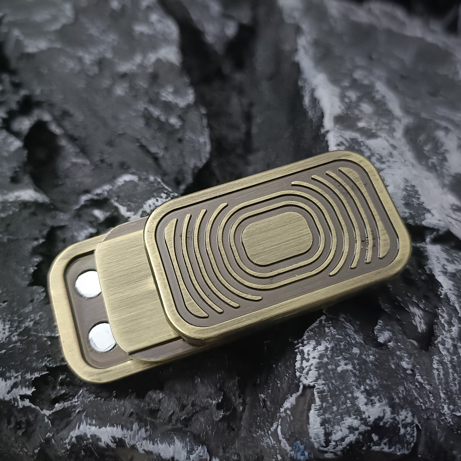 Cursore magnetico con triplo spinta, cursore magnetico per agitazione, giocattolo con cursore spingere ADHD a forma di fotocamera, pressione in metallo, clic su giocattoli agitati per alleviare lo fatica e l'ansia