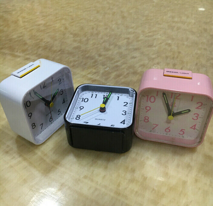 Classic Stille Wekker Quartz Uurwerk Batterij Wekker Thuis Bureau Tafel