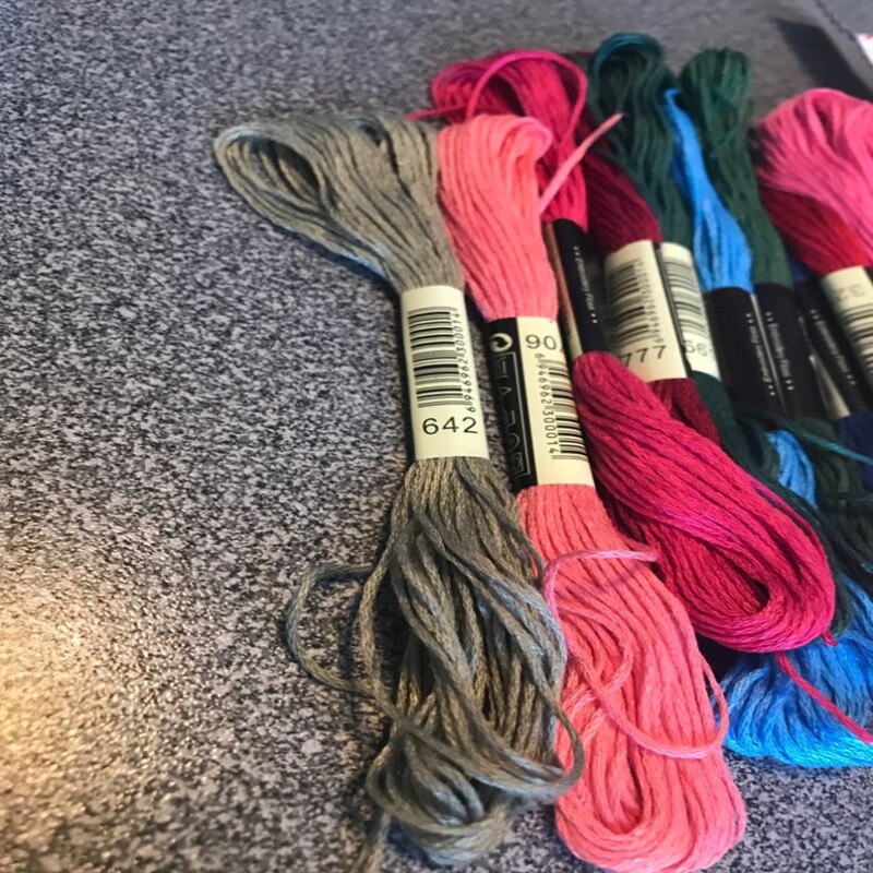 25 pcs Random Color embroidery Thread DIY Silk Line Branch Threads Similar Thread Floss Skein Cross Stitch Thread