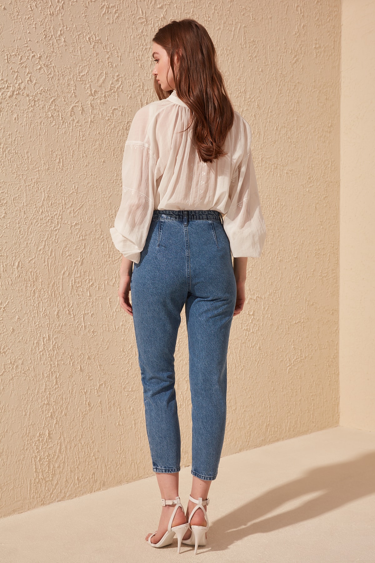Trendyol Stitch Detail High Bel Mom Jeans TWOSS20JE0155