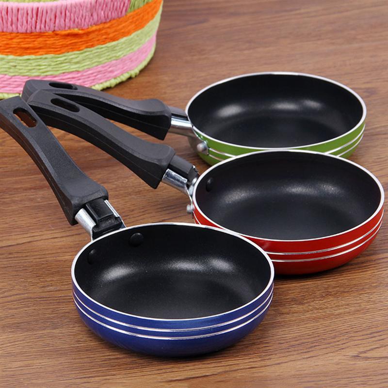 Mini Gebakken Eieren Steelpan Kleine Koekenpan Platte Non-stick Kookgerei Roosteren Pannen (Willekeurige Kleur)
